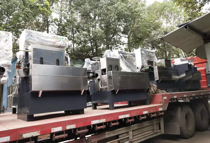 南京美帮小磨床线发货现场